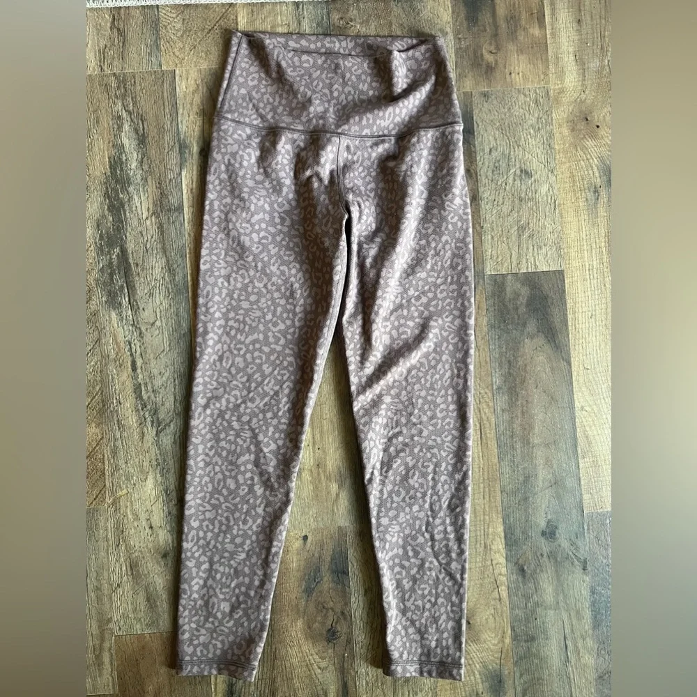 Aerie offline 7/8 hi-rise leopard leggings size medium - Picture 1 of 3